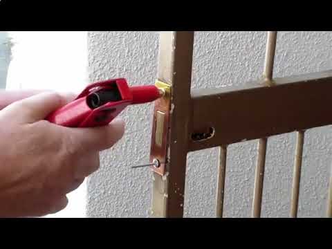 Установка врезного замка в калитку