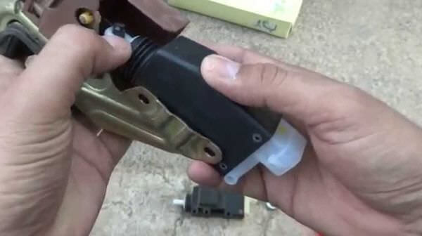 Ремонт дверных замков г. Калининград