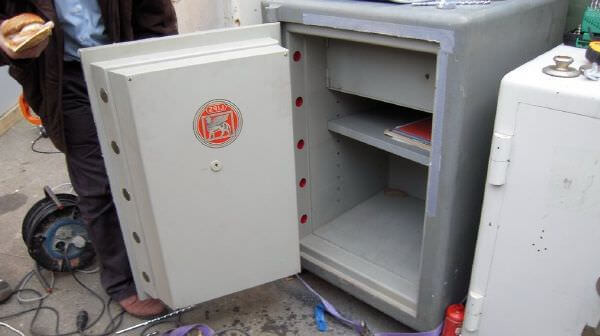 Аварийное вскрытие сейфов