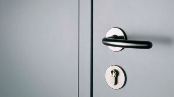 Вскрытие металлических дверей в Калининграде