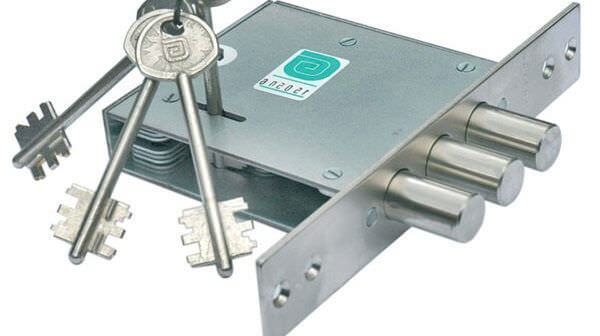 Замена личинки замка Гардиан Замена личинки замка Гардиан